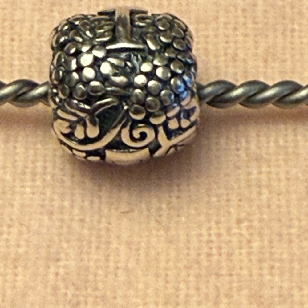 Pandora charm "Vineyard" Wine and Grapes - Picture 2 of 4